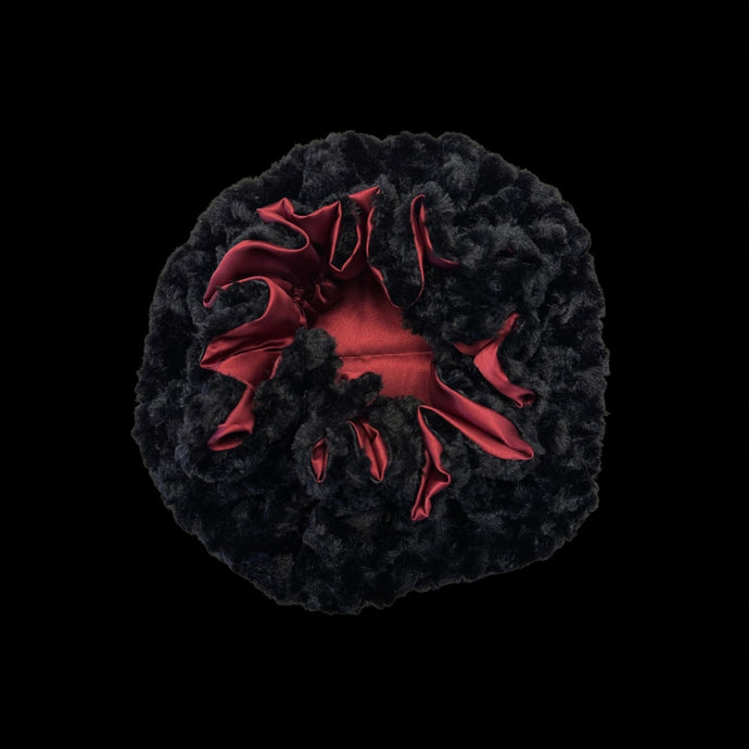 Black Fluffy Bonnet (Carriage Red)